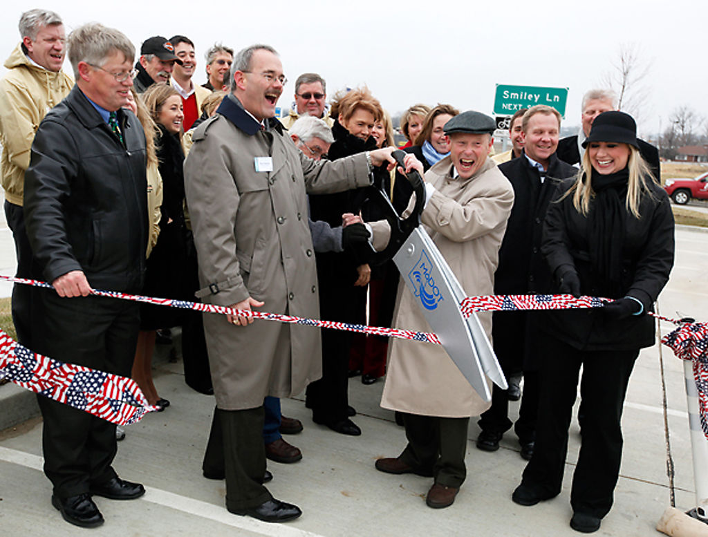 December 14, 2009 : Range Line opens